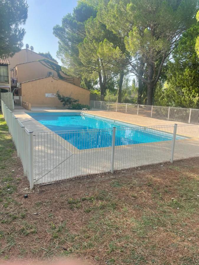 Apartament Appt Les Hameaux 2.0 Arles Zewnętrze zdjęcie