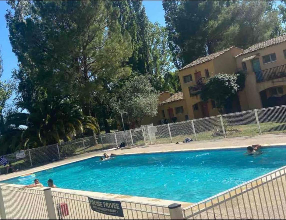 Apartament Appt Les Hameaux 2.0 Arles Zewnętrze zdjęcie